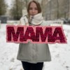 Коробка с надписью Мама из малиновых роз